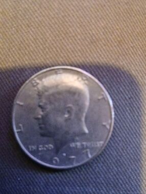 Kennedy Half 40 Percent Silver 1971 Dollar Coin - Silver Tone